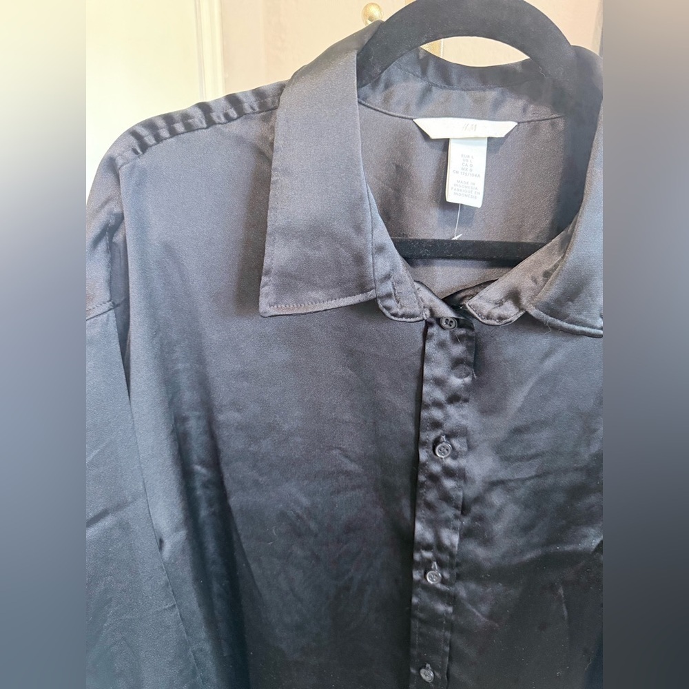 NWOT H&M Women's Oversized Black Button Down Shirt - Size Large - Picture 7 of 10